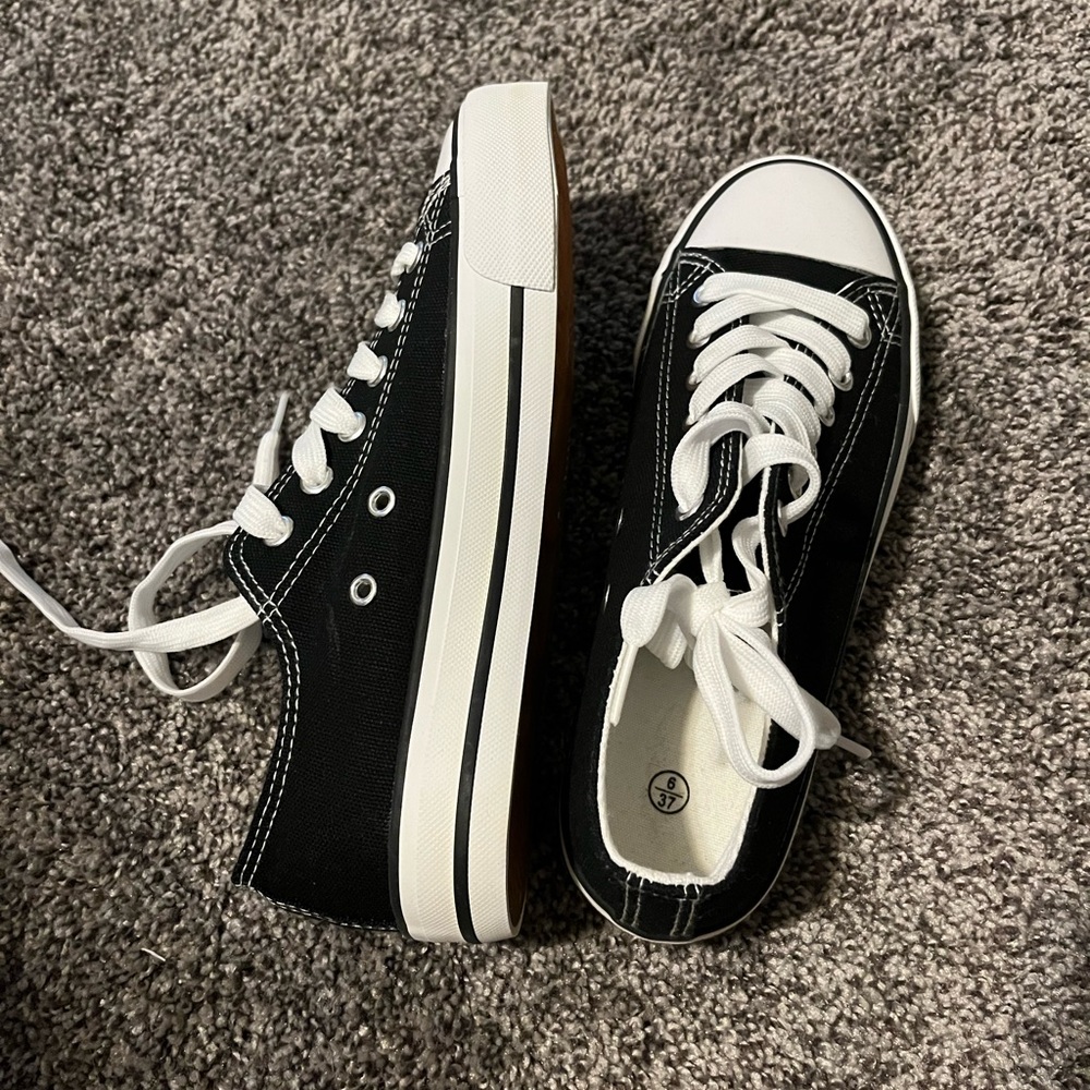 Canvas low top, lace up sneaker